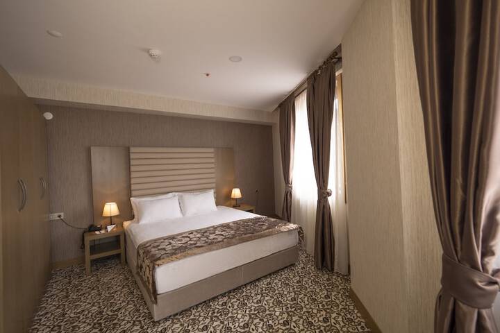 Room 11 of 34