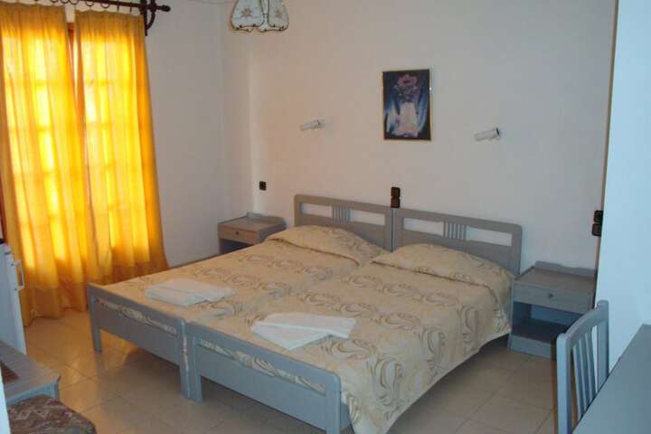 Room 9 of 37