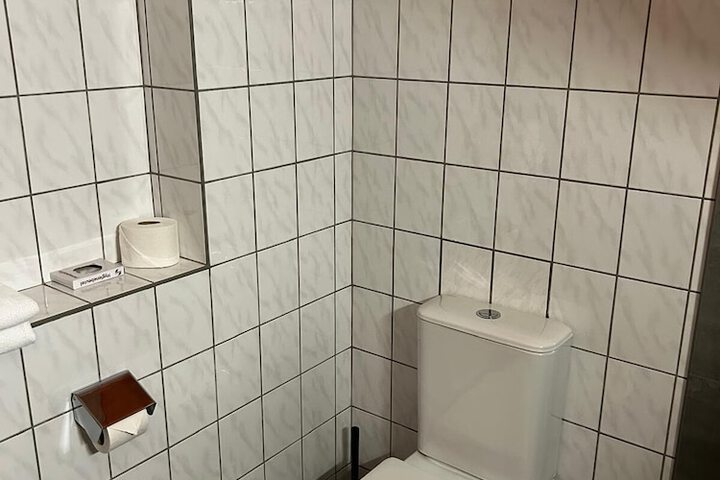 Room 15 of 43