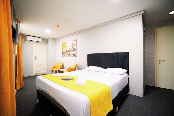 Room 8 of 20