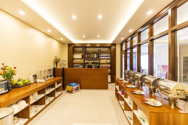 Breakfast/Coffee Service 16 of 37