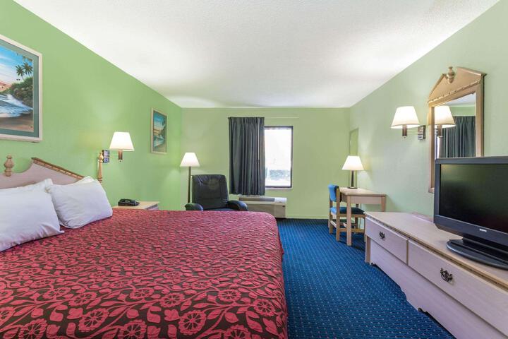 1 King Bed (1 of 5)