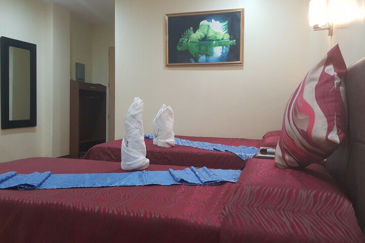 Room 34 of 105