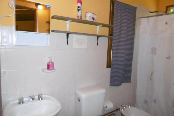 Room 5 of 12
