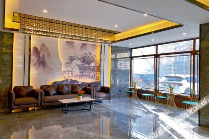 Hotel Interior 7 of 28