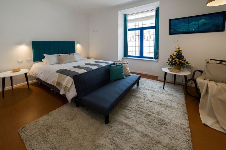 Room 2 of 40