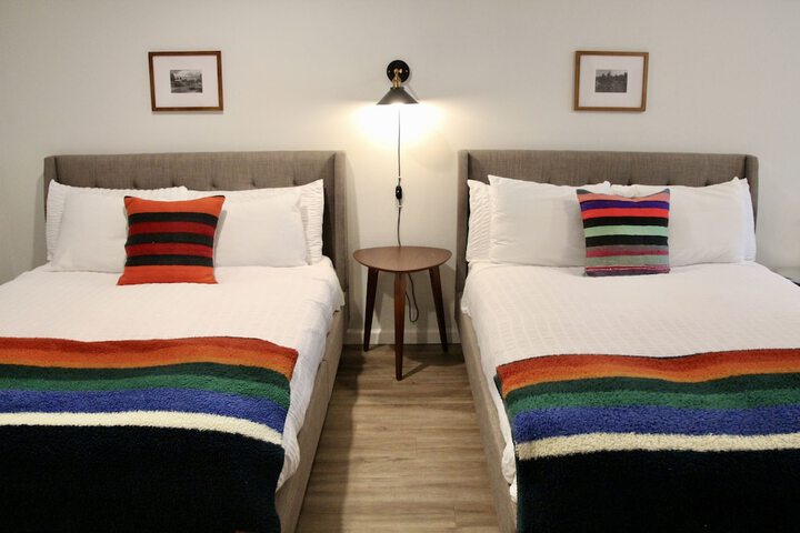 Room 10 of 42