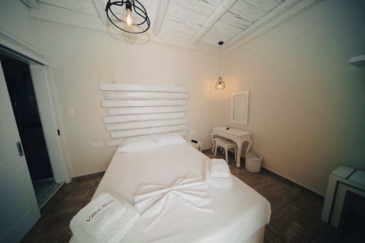 Room 53 of 188