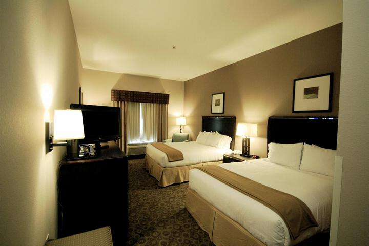 2 Queen 1 Bedroom Suite (4 of 8)