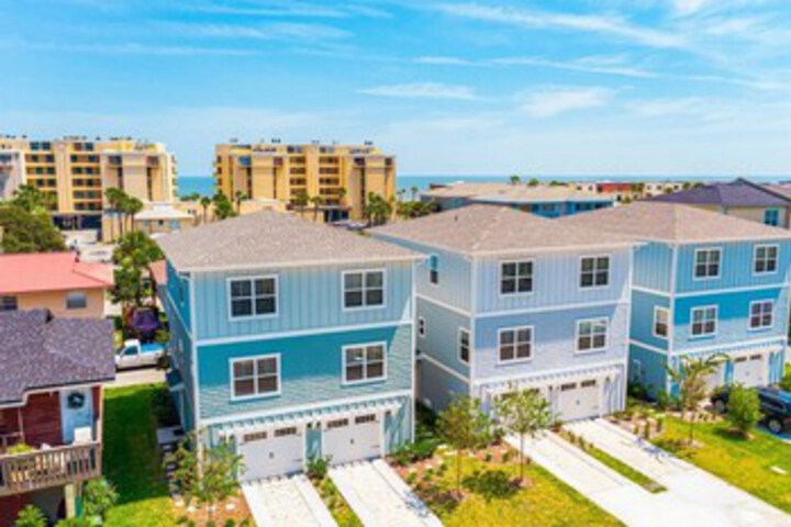 Beach Escape One - Luxury Townhome in Jacksonville Beach, FL