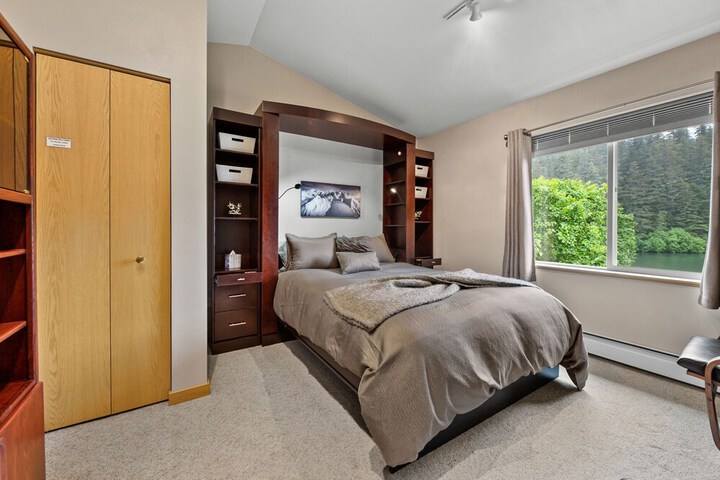 Room 7 of 115