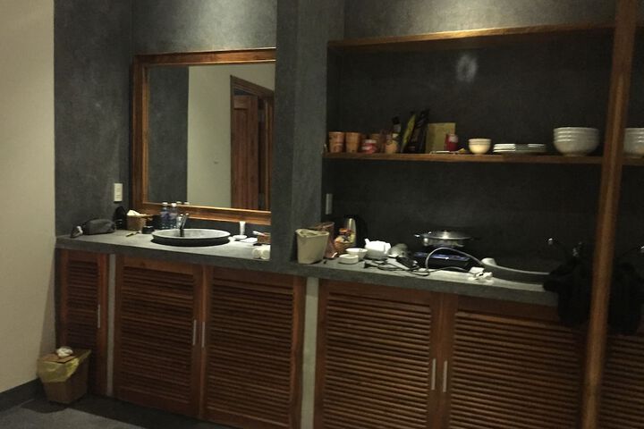 Room 8 of 126