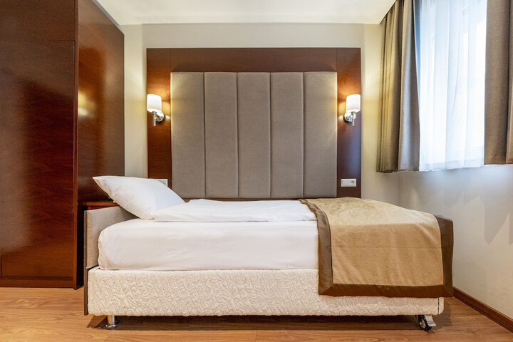 Room 19 of 36