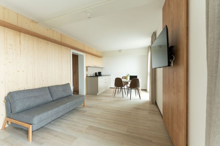 Room 17 of 51
