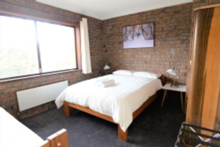 Room 295 of 693