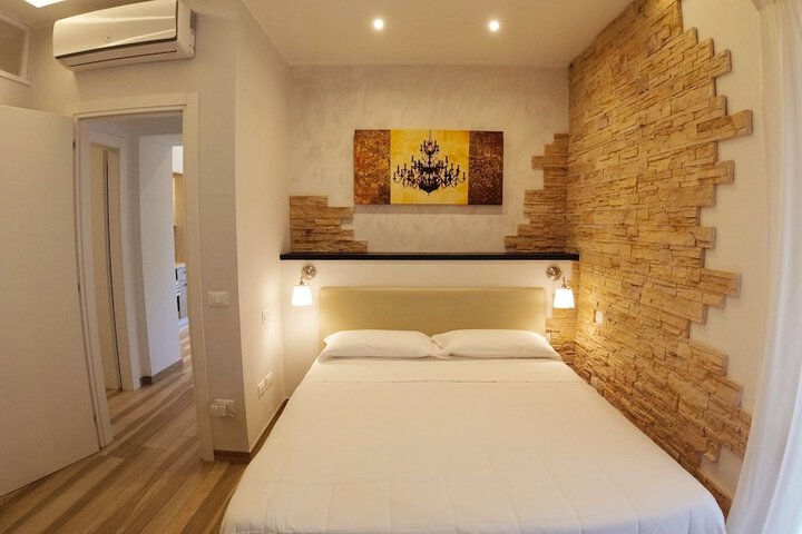 Room 11 of 69