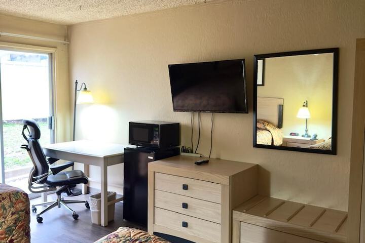 Room 3 of 22