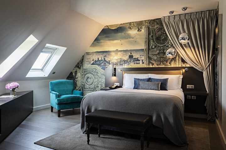 Room 27 of 148