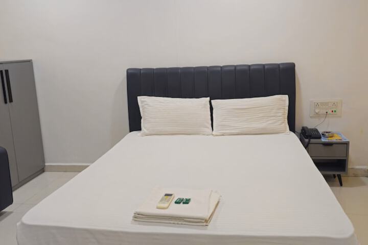 Room 11 of 22