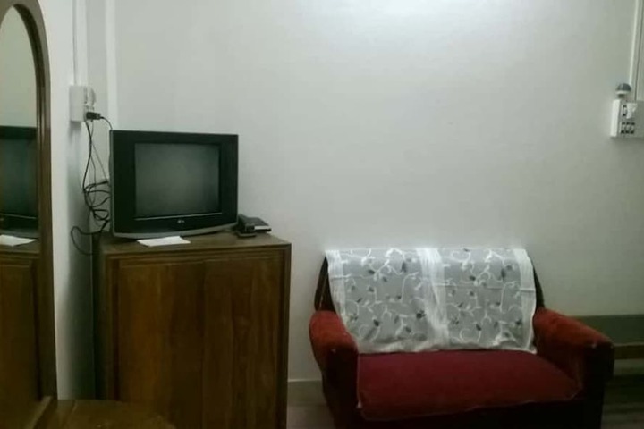 Room 5 of 6