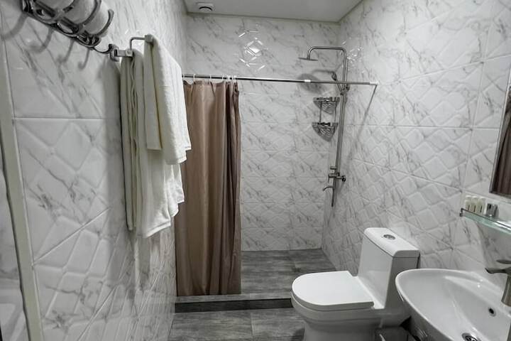Room 5 of 20