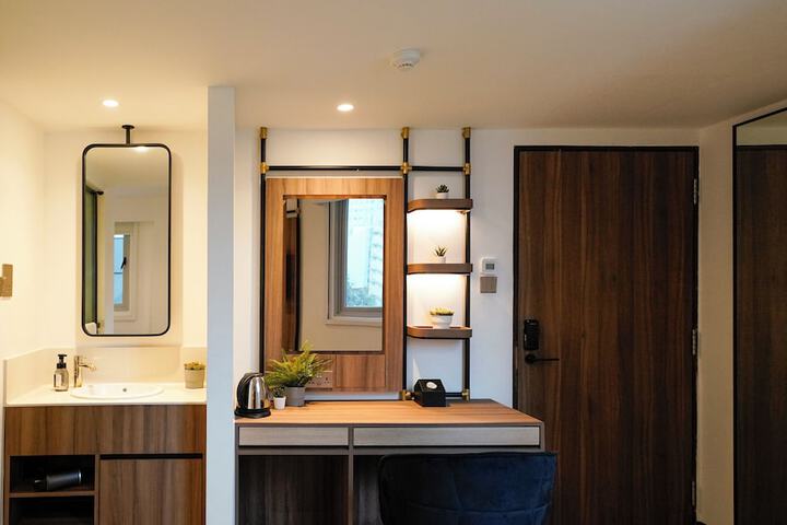 Room 12 of 61