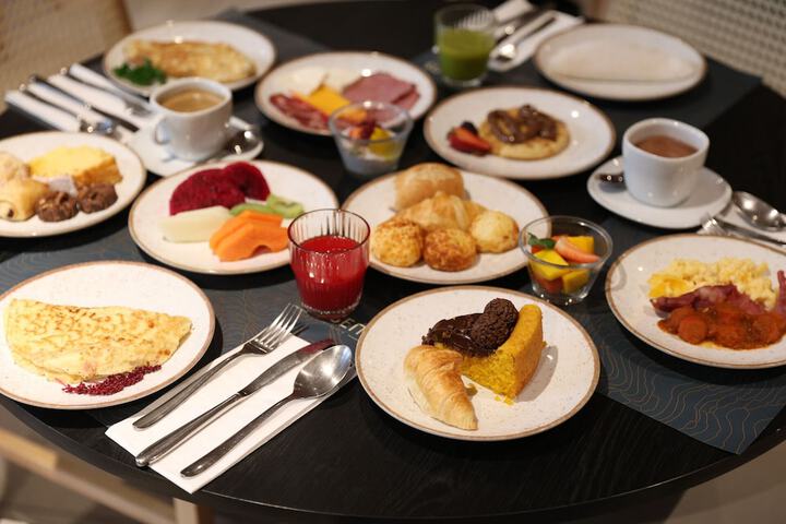 Breakfast/Coffee Service 71 of 93