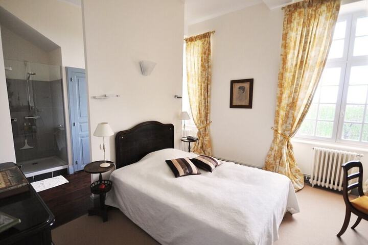 Room 12 of 30