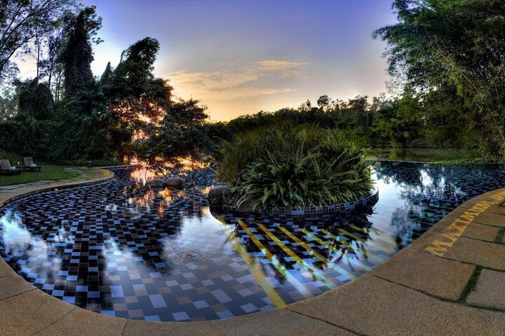 Pool 19 of 41