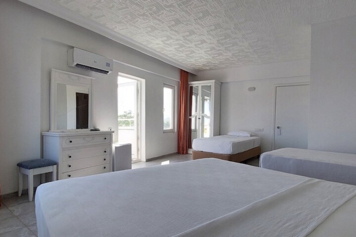 Room 10 of 50