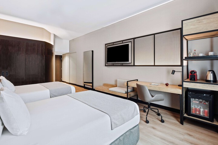 Room 16 of 70