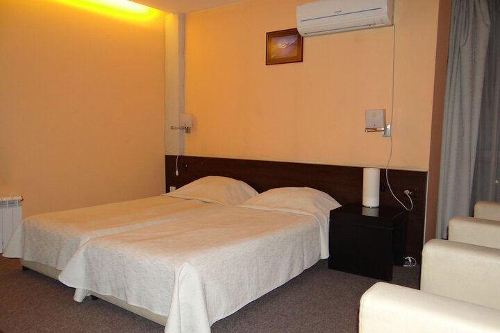 Room 17 of 46
