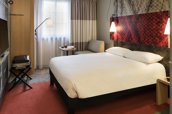 Room 14 of 53