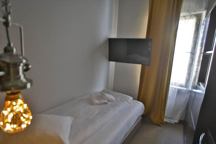 Room 19 of 40