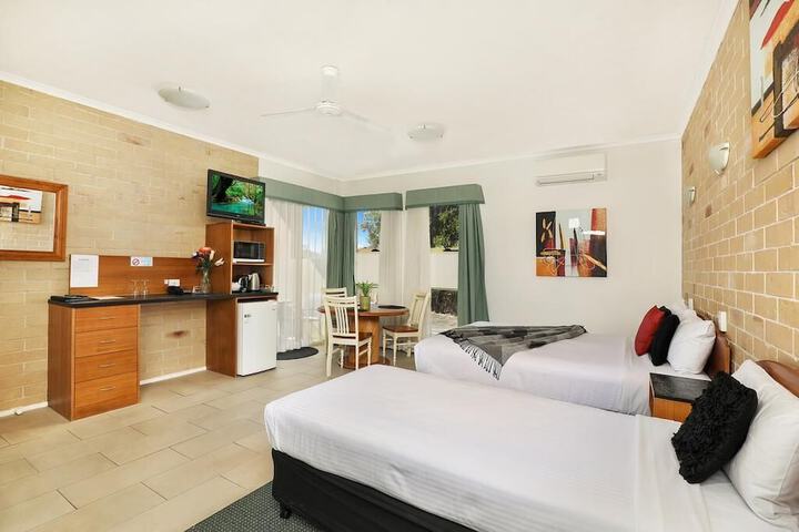 Room 4 of 52
