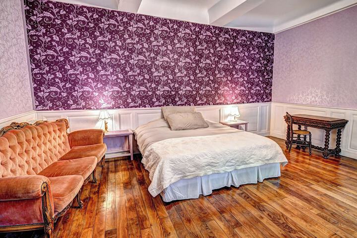 Room 2 of 52