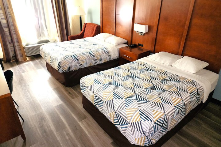2 Full Beds | Suite Micfridge (4 of 13)