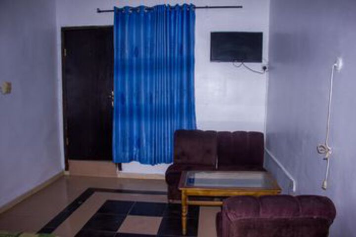 Room 28 of 37