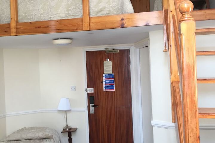 Room 80 of 283