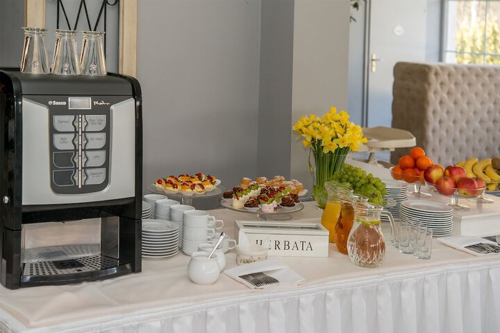 Breakfast/Coffee Service 28 of 39