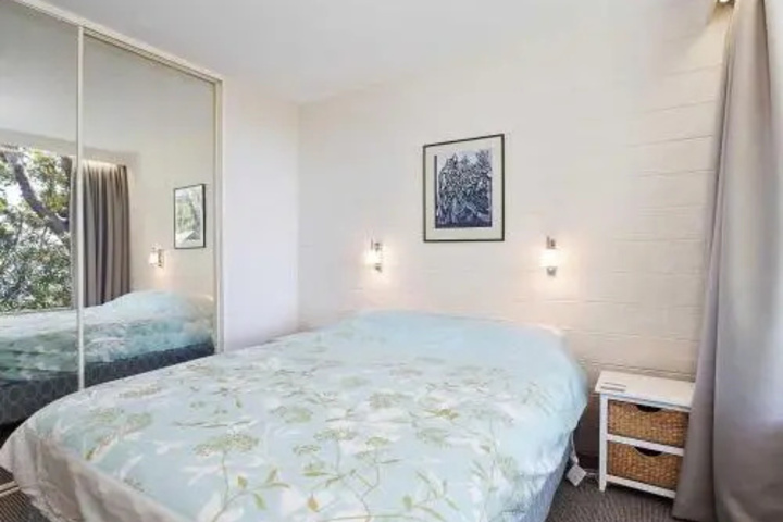 Room 3 of 9