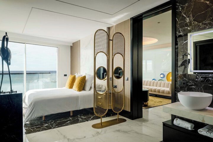 Room 8 of 45