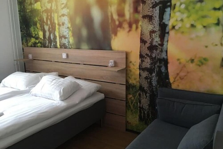 Room 8 of 42