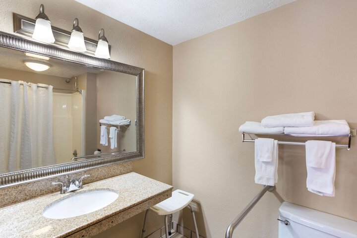 Room 20 of 32