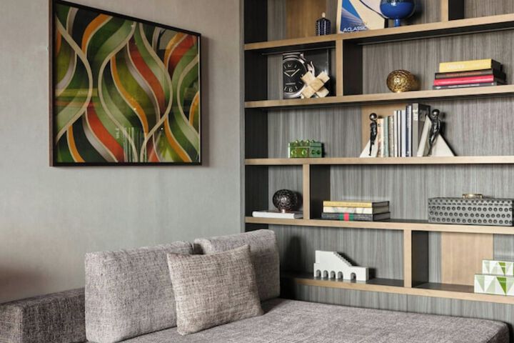 Lounge 120 of 146