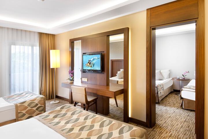 Room 14 of 321