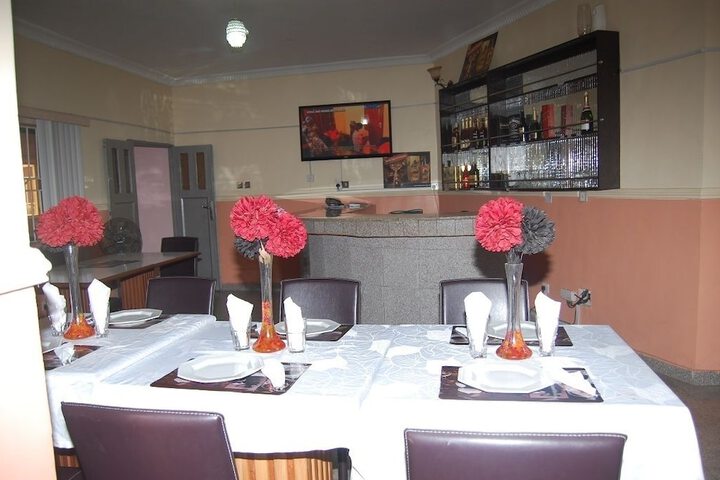 Lounge 17 of 20