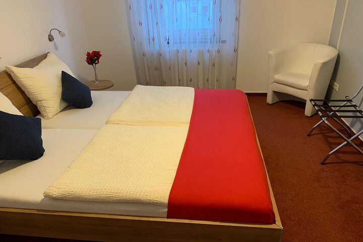 Room 38 of 49