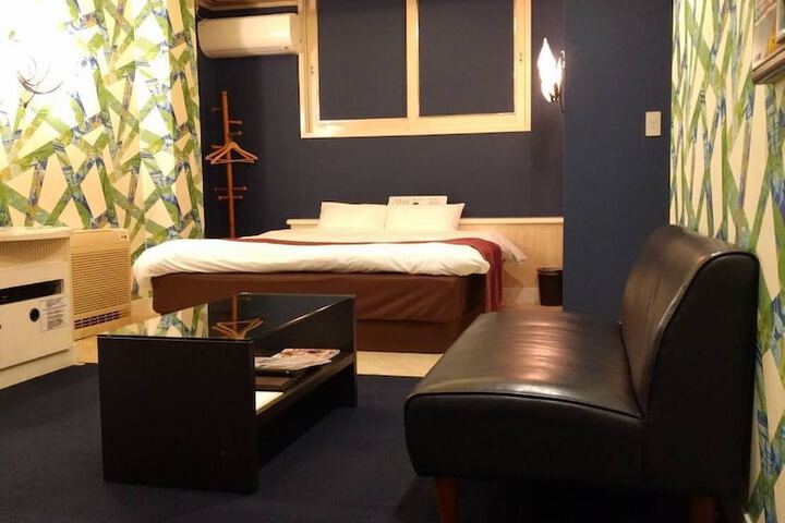 Room 3 of 11