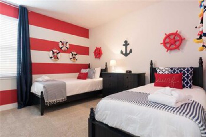 Room 9 of 40